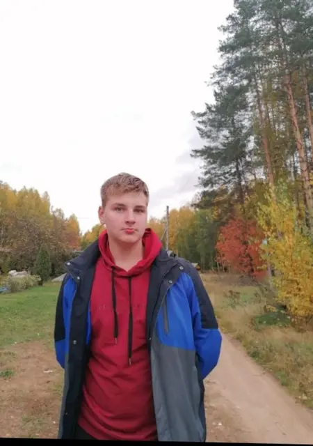 Тимофей из Воткинска, мне 20, познакомлюсь для приятного времяпровождения