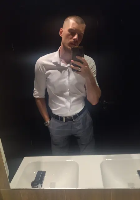 Даниил из Невинномысска, ищу на сайте знакомства без обязательств