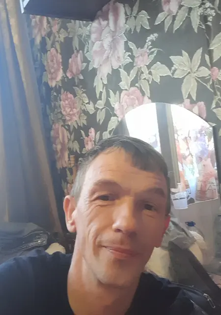 Я Николай, 42, из Искитима, ищу знакомства без обязательств