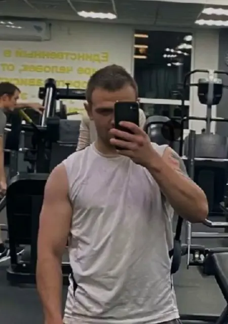Я Роман, 25, из Сургута, ищу знакомство для приятного времяпровождения