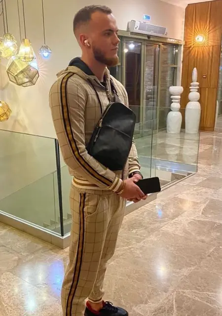 Роман из Анапы, мне 24, познакомлюсь для совместных путешествий