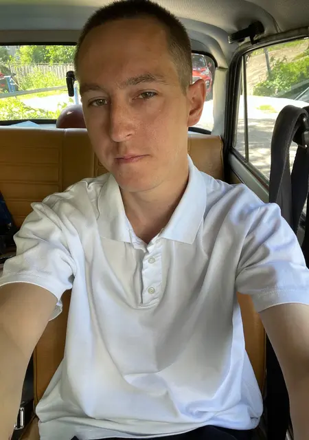 Артём из Владивостока, ищу на сайте знакомства без обязательств