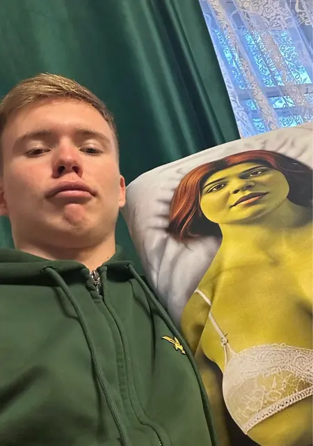 Я Матвей, 19, знакомлюсь на одну ночь в Нижнем Новгороде