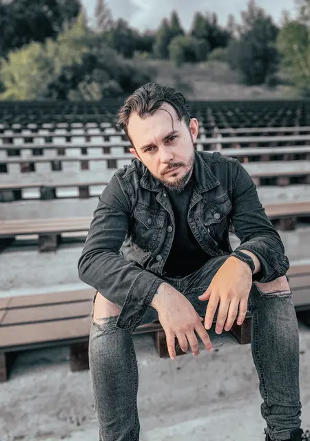 Я Игорь, 33, знакомлюсь без обязательств в Томске