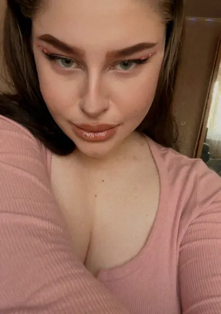 Я Анастасия, 23, из Санкт-Петербурга, ищу знакомства на одну ночь