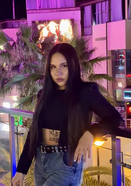 Я Ulia, 19, из Москвы, ищу знакомство для вирта