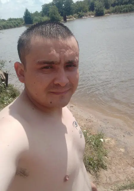 Я Саня, 30, знакомлюсь на одну ночь в Новопскове