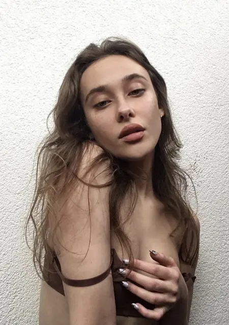 Я Рина, 25, из Запорожья, ищу знакомство для приятного времяпровождения