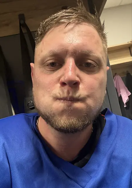 Артем из Находки, мне 32, познакомлюсь для дружбы