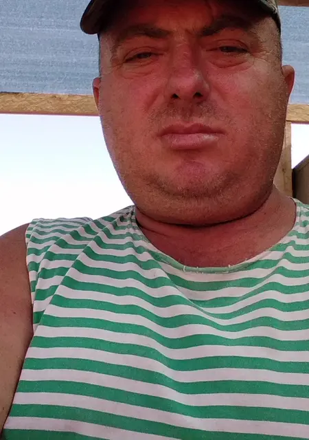 Анатолий из Джанкоя, мне 45, познакомлюсь на одну ночь