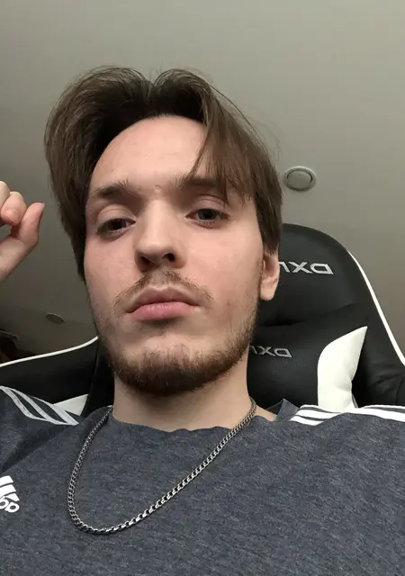 Я Алексей, 25, из Москвы, ищу знакомство для постоянных отношений