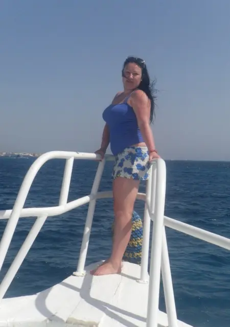 Я Ирина, 45, из Тамбова, ищу знакомство для приятного времяпровождения