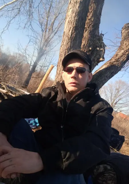 Дэн из Находки, мне 41, познакомлюсь на одну ночь