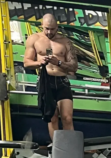 Я Богдан, 26, знакомлюсь на одну ночь в Симферополе