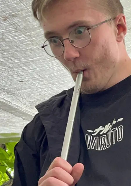 Я Руслан, 20, из Владивостока, ищу знакомства на одну ночь