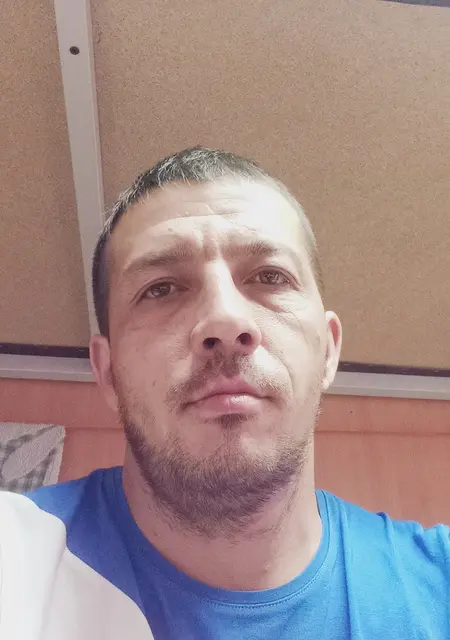 Я Артём, 40, знакомлюсь без обязательств в Ульяновске