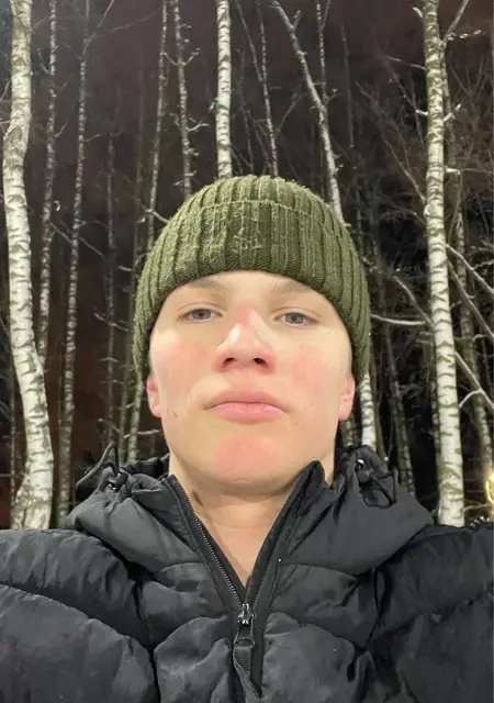 Я Кирилл, 19, из Домодедова, ищу знакомство для постоянных отношений