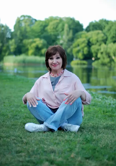Я Лара, 57, из Санкт-Петербурга, ищу знакомство для общения