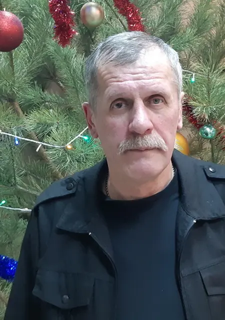 Анатолий из Новошахтинска, ищу на сайте постоянные отношения