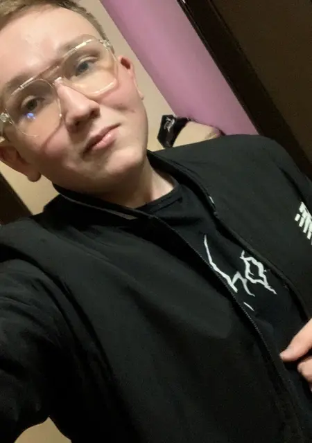 Я Идрис, 23, из Нового Уренгоя, ищу знакомства на одну ночь