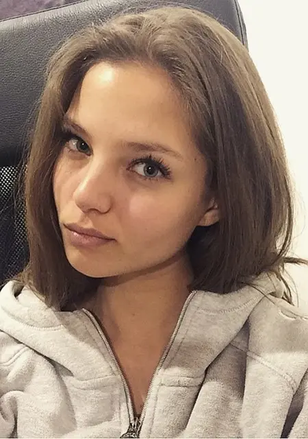 Я Ася, 25, из Тихорецка, ищу знакомства без обязательств