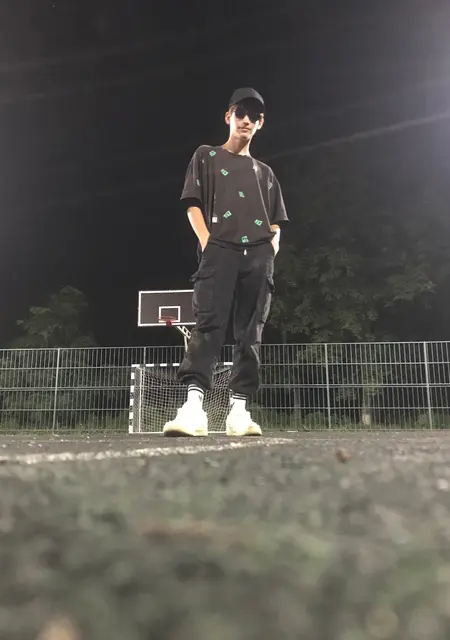 Я Игорь, 24, из Абинска, ищу знакомства на одну ночь