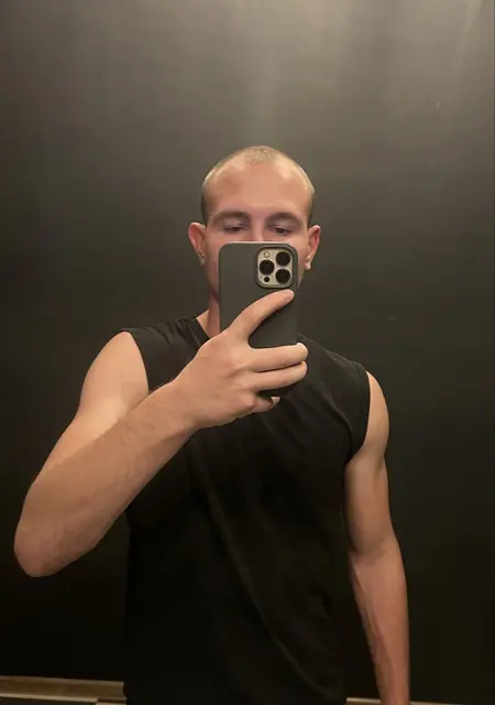 Я Павел, 18, из Краснодара, ищу знакомство для общения