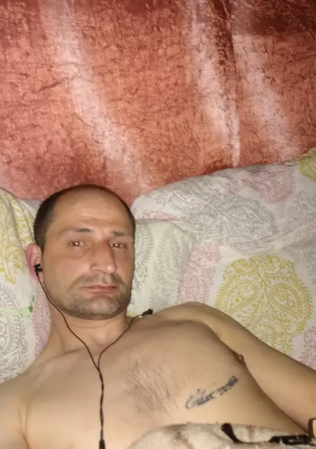 Я Илай, 38, из Одинцова, ищу знакомства на одну ночь