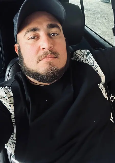 Я Севак, 32, из Морозовска, ищу знакомство для постоянных отношений