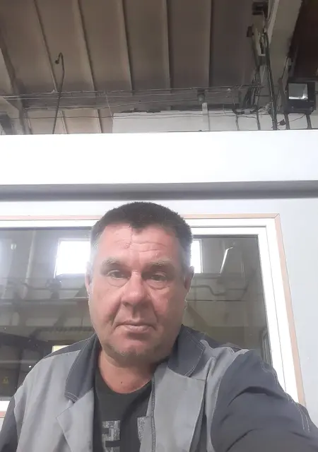 Igor из Калининграда, мне 55, познакомлюсь на одну ночь