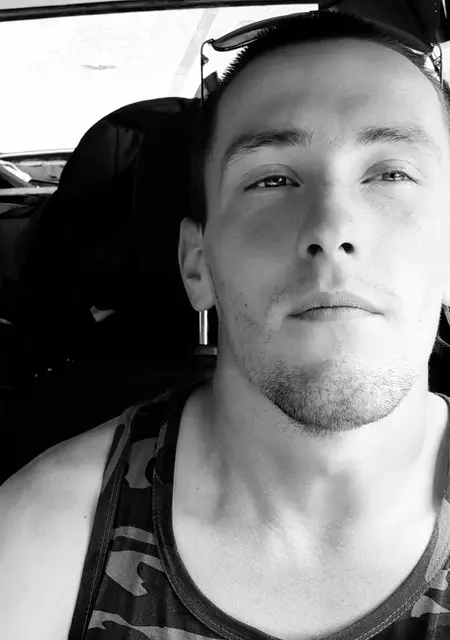 Я Михаил, 25, знакомлюсь на одну ночь в Афипском