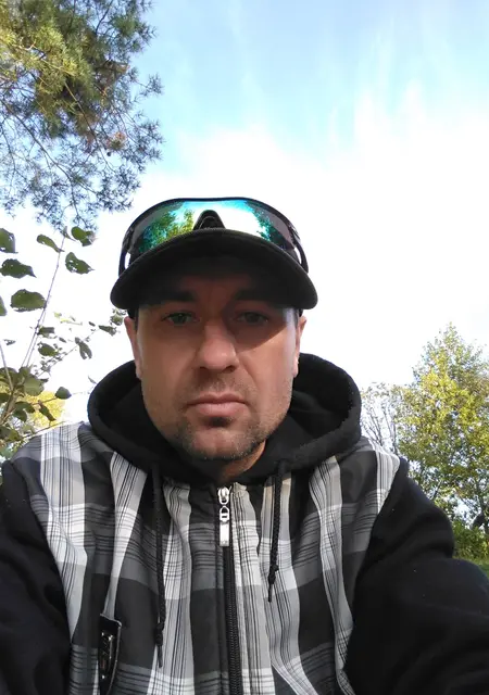 Я Андрей, 45, из Минска, ищу знакомство для приятного времяпровождения