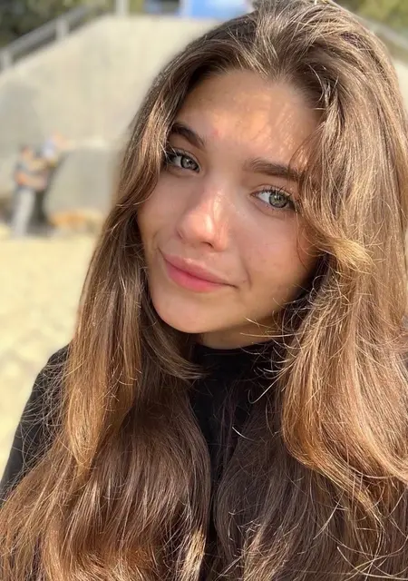 Я Анастасия, 24, из Таганрога, ищу знакомство для постоянных отношений