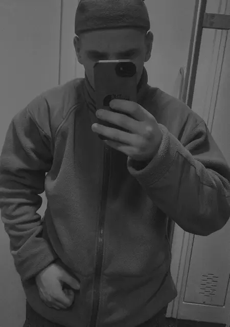 Я Артем, 19, знакомлюсь для открытые отношения в Санкт-Петербурге