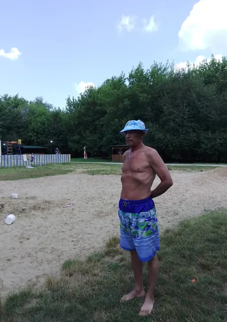 Я Vova, 65, из Краснодара, ищу знакомства без обязательств