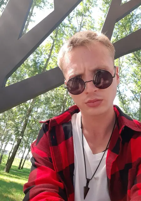 Артем из Саранска, ищу на сайте знакомства на одну ночь