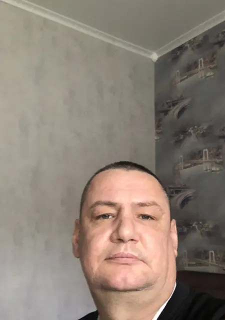 Евгений из Арамиля, мне 44, познакомлюсь без обязательств