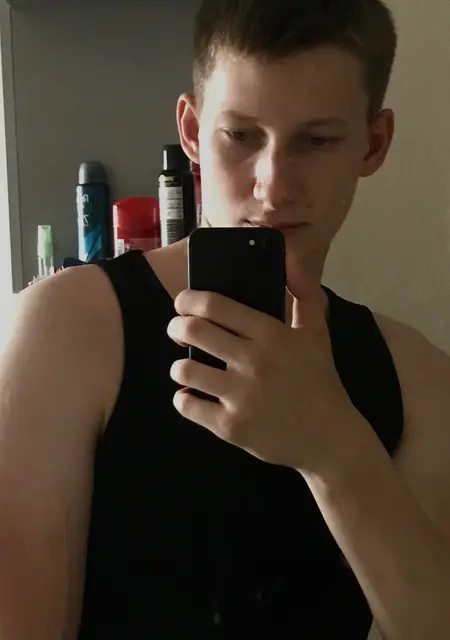 Я Сергей, 20, из Пензы, ищу знакомство для приятного времяпровождения