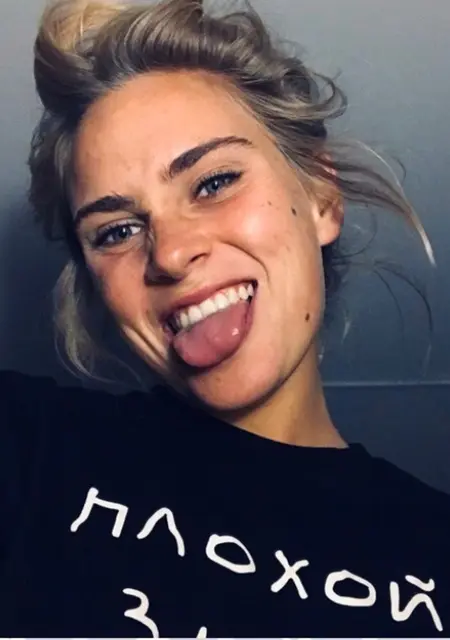 Ира из Самары, ищу на сайте постоянные отношения