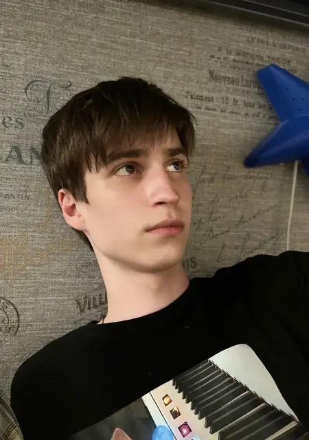 Я Арсений, 20, из Калуги, ищу знакомство для дружбы