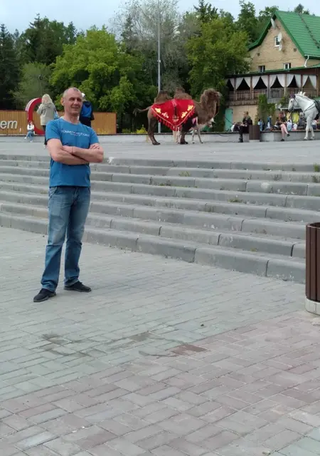Я Олег, 50, из Омска, ищу знакомства на одну ночь