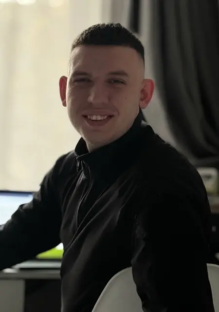 Матвейка из Санкт-Петербурга, мне 24, познакомлюсь на одну ночь