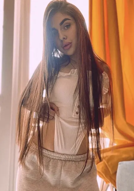 Викуля из Екатеринбурга, ищу на сайте постоянные отношения