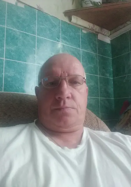 Андрей из Москвы, мне 60, познакомлюсь для приятного времяпровождения