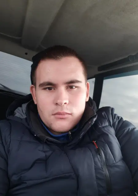 Я Коля, 27, из Чебоксар, ищу знакомства без обязательств