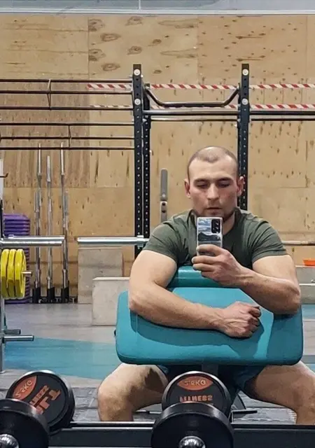 Я Рамзан, 31, знакомлюсь на одну ночь в Шерегеш