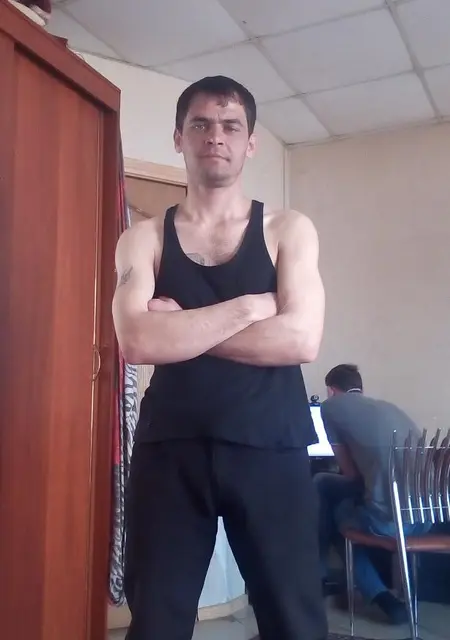 Артём из Находки, мне 41, познакомлюсь на одну ночь