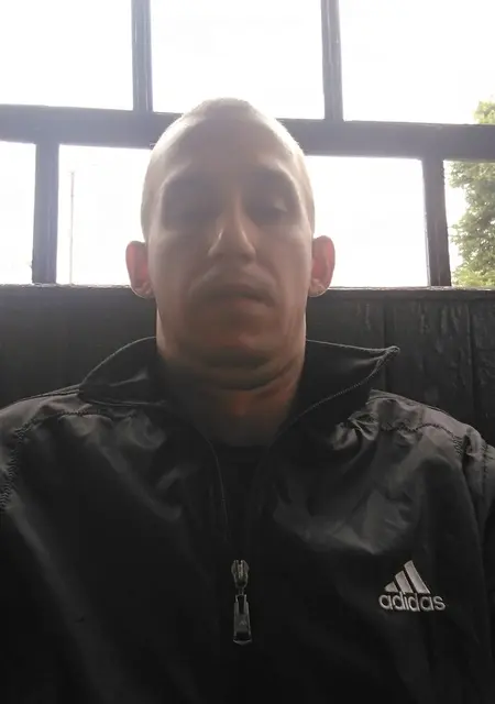 Саша из Пружанов, мне 36, познакомлюсь без обязательств