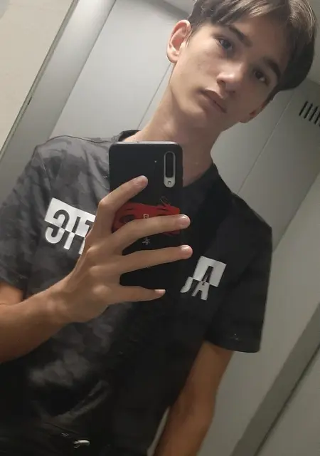 Я Никита, 24, знакомлюсь для постоянных отношений в Феодосии