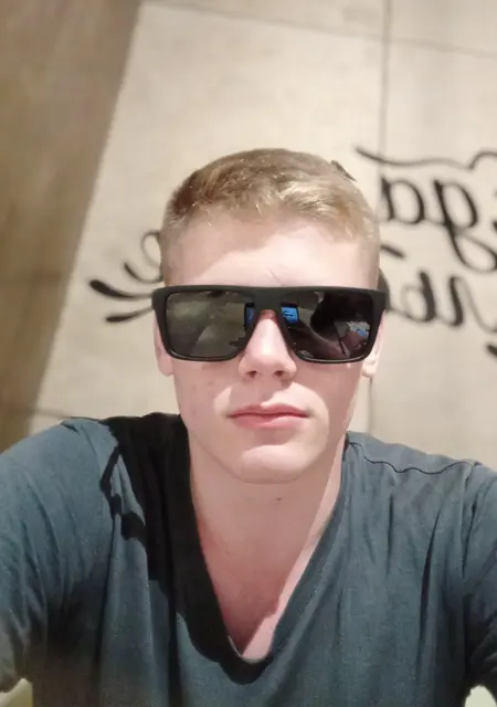 Андрей из Перми, мне 20, познакомлюсь на одну ночь